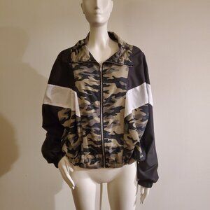 Vine and Valley Camo Windbreaker Zip-up Jacket Women's XL